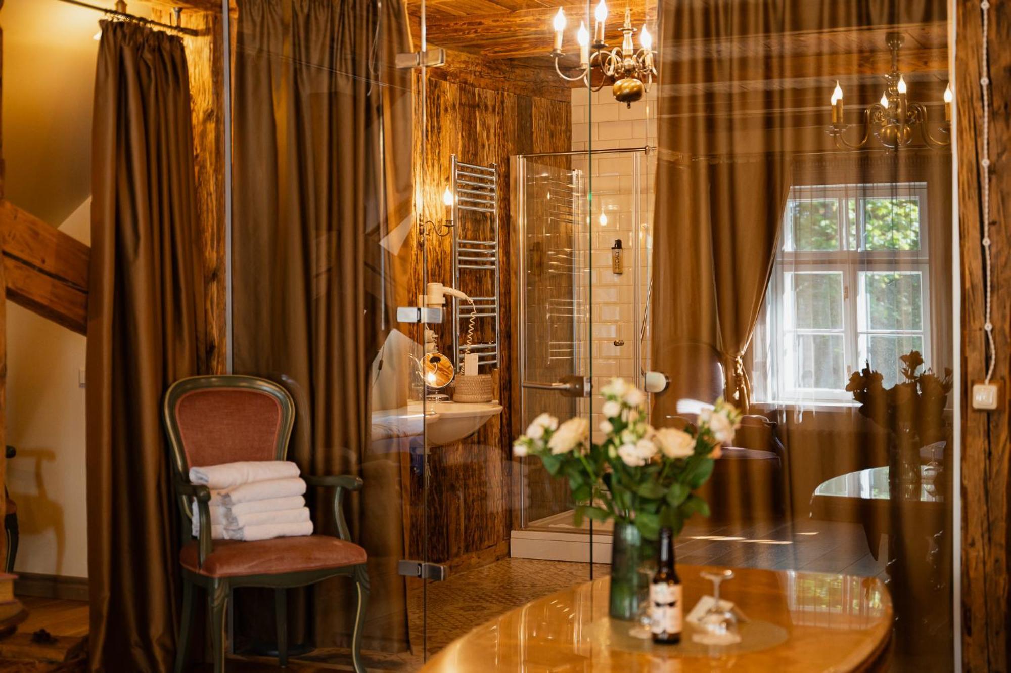 Boutique Hotel Virkas Muiza Kuldīga Exteriör bild